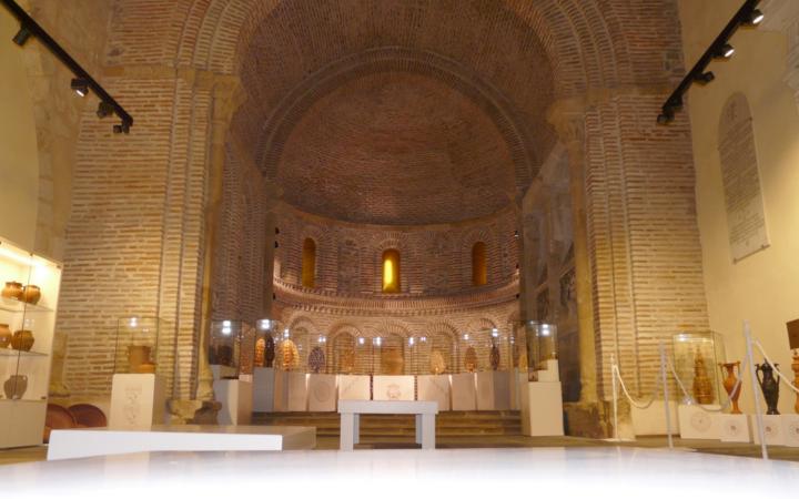 Iglesia de Santiago de Alba de Tormes. Museo de la Alfarería