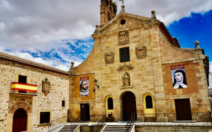 Iglesia de San Juan de la Cruz y Centro Teresiano Sanjuanista. Alba de Tormes (Salamanca