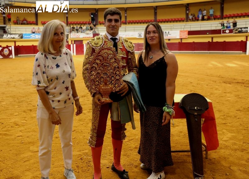 Ganador Bolsín Taurino Botijo de Filigrana. Imagen cortesía Alba de Tormes al Día. 